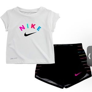 Nike Baby Girls Dri-FIT Graphic Tee & Shorts 2 Piece Set